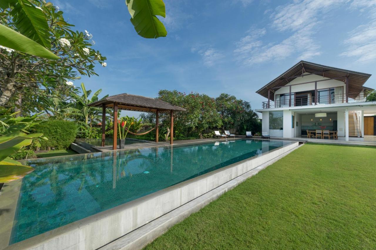 Villa Kavya - 8-Minute Walk From Berawa Beach ชังกู ภายนอก รูปภาพ